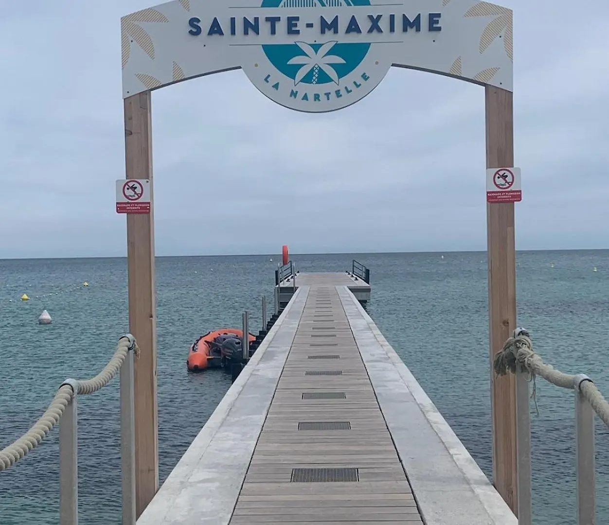 بيت للعطل Reve D'Azur En Bord De Mer, Studio Avec Piscine Partagee, Parking Barbecue, Draps Inclus A La Nartelle سانت ماكسيم